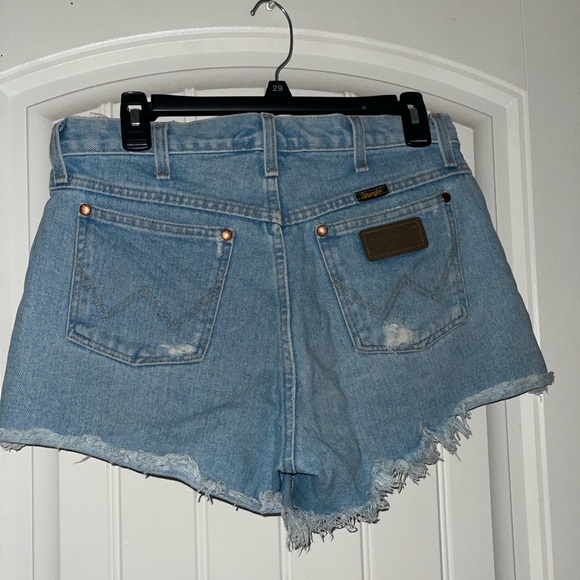 Wrangler shorts - Picture 2 of 6